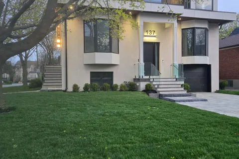 137 Bannockburn Avenue, Toronto, ON M5M 2N4
