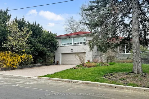 14 Restwell Crescent, Toronto, ON M2K 2A2
