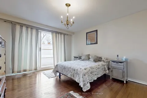 14 Restwell Crescent, Toronto, ON M2K 2A2