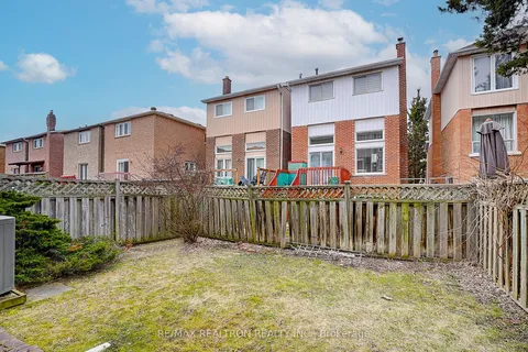 82 Carnival Court, ON M2R 3T8