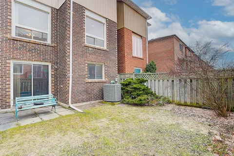 82 Carnival Court, ON M2R 3T8