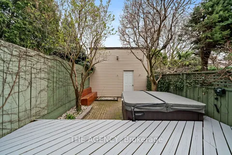 111 Seaton Street, Toronto, ON M5A 2T2