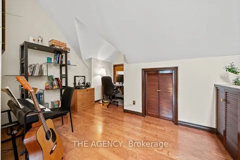 111 Seaton Street, Toronto, ON M5A 2T2
