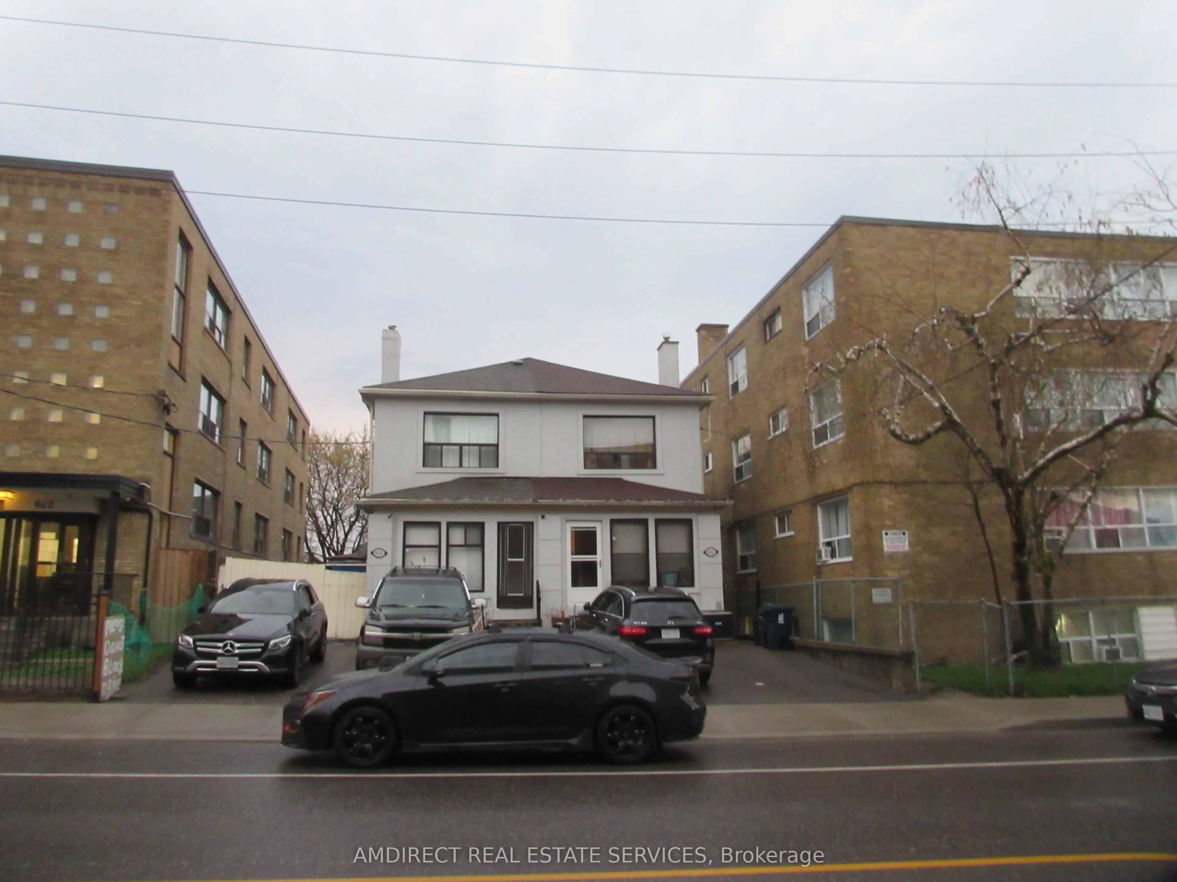 646 Vaughan Rd Road, Toronto, ON M6E 2Y3