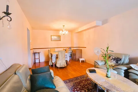 20 Henry Welsh Drive, Toronto, ON M2R 3P4