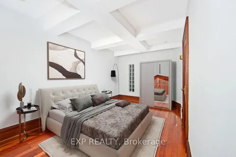 315 Mutual Street, Toronto, ON M4Y 1X6