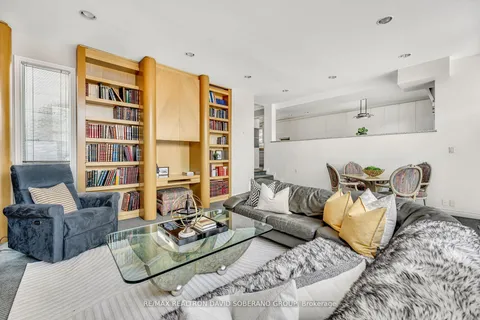 14 Northmount Avenue, Toronto, ON M3H 1N4