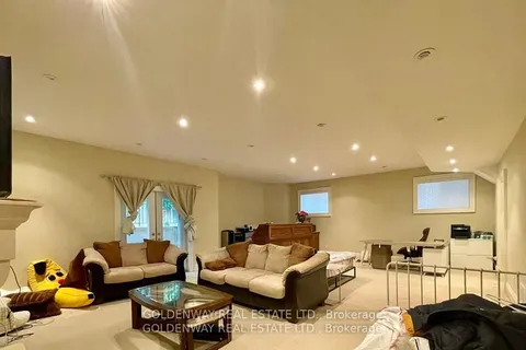 5 Geranium Court, Toronto, ON M2M 0A2