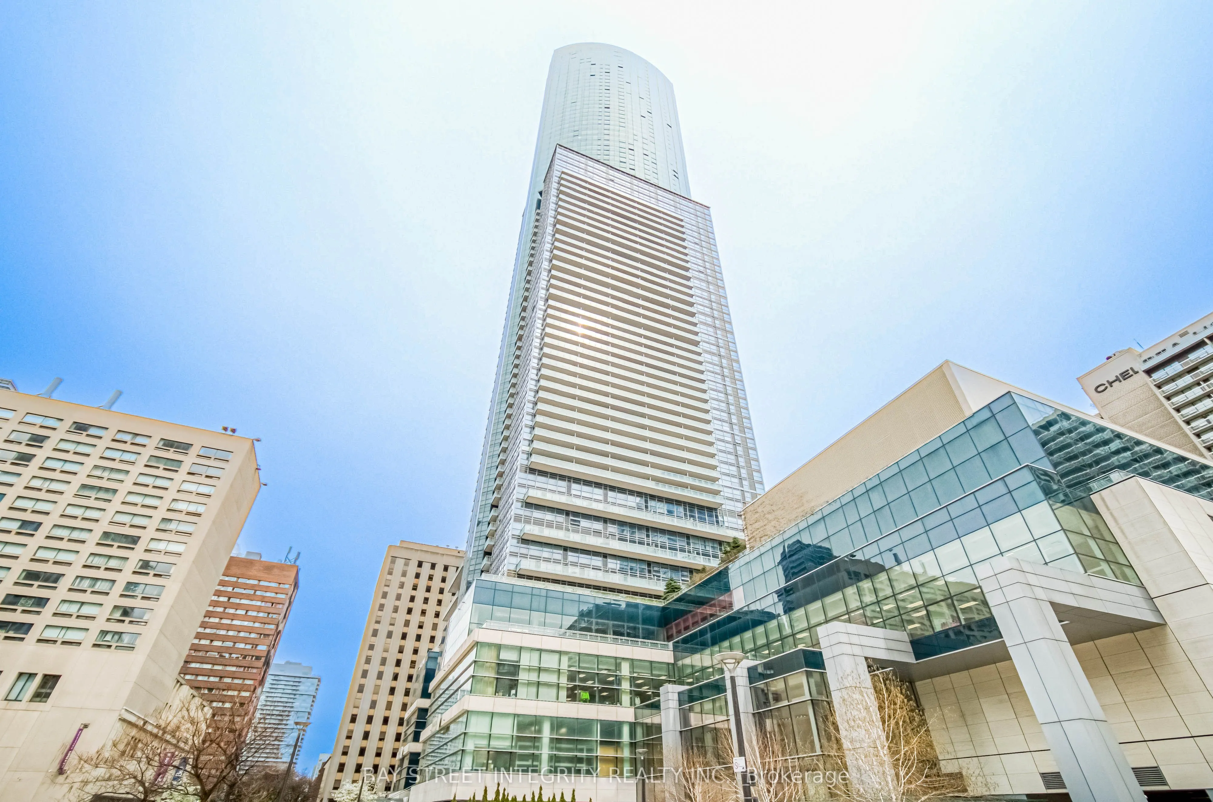 386 Yonge Street, Toronto, ON M5B 0A5