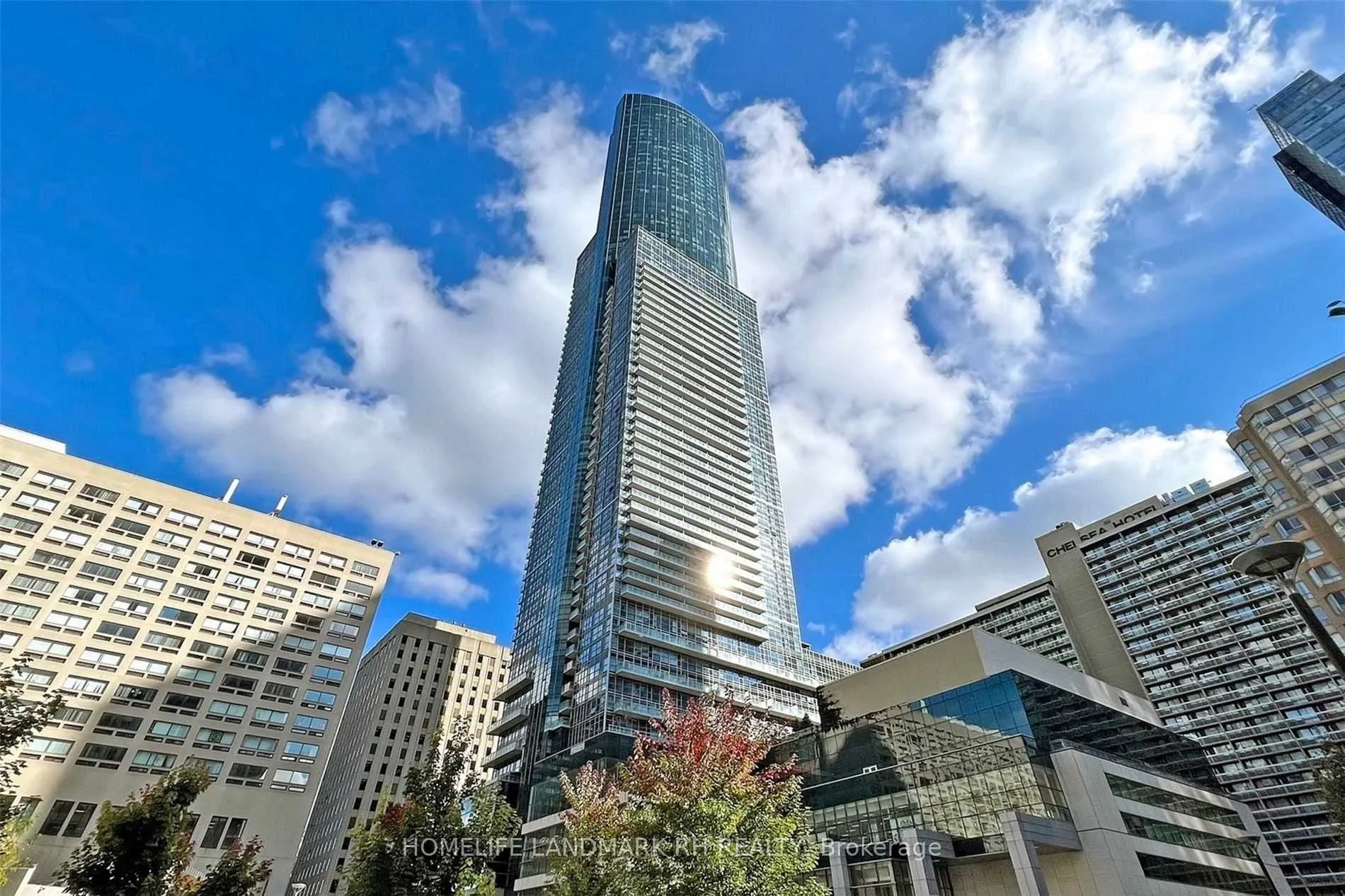 386 Yonge Street, Toronto, ON M5B 0A5