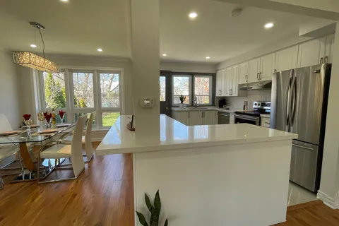 116 Betty Ann Drive, Toronto, ON M2N 1X4