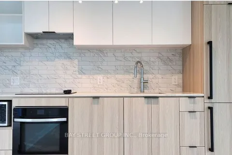 252 Church Street, Toronto, ON M5B 0E6