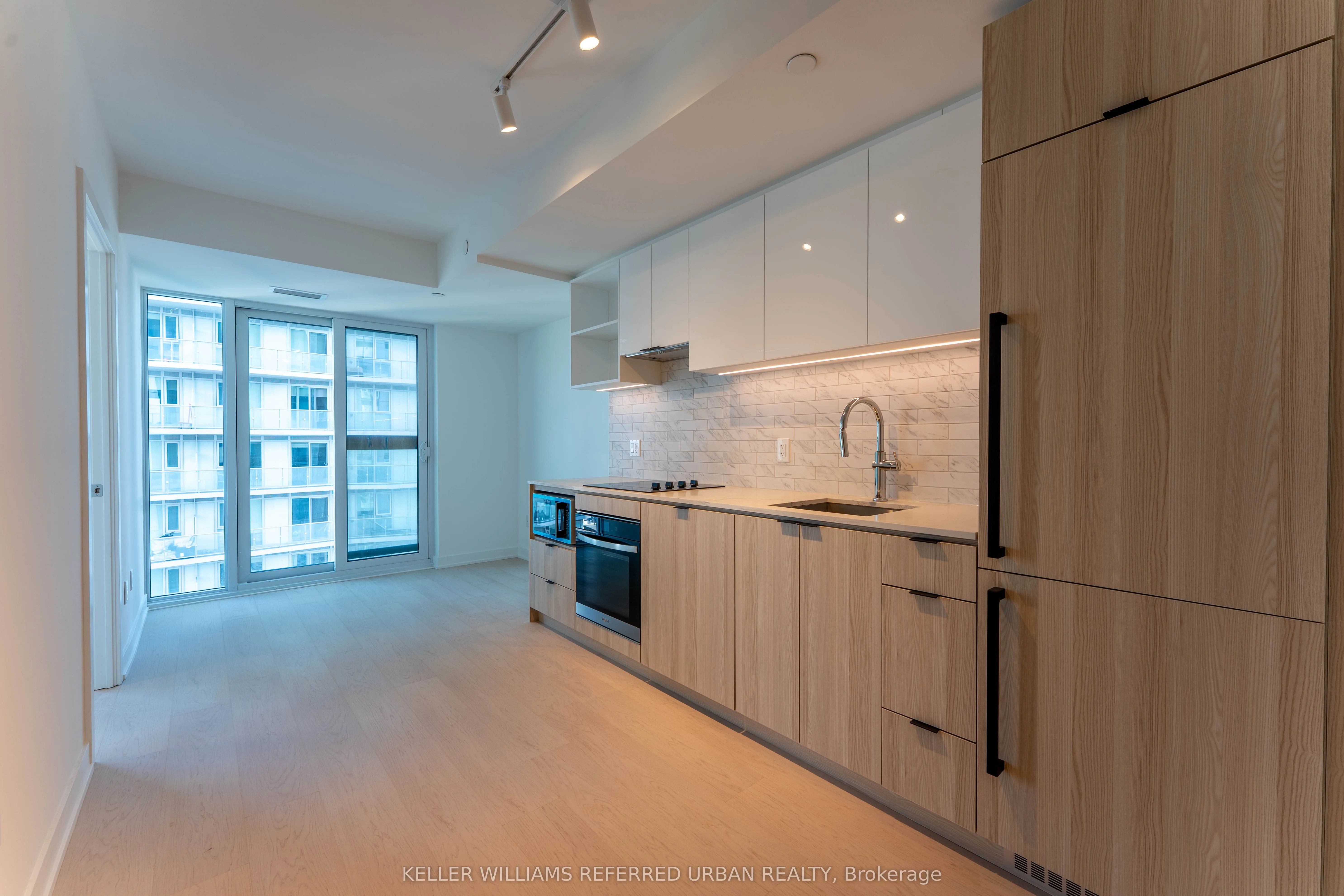 252 Church Street, Toronto, ON M5B 0E6