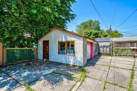 8 Hepbourne Street, Toronto, ON M6H 1J8
