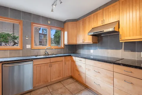 288 Newton Drive, Toronto, ON M2M 2P8