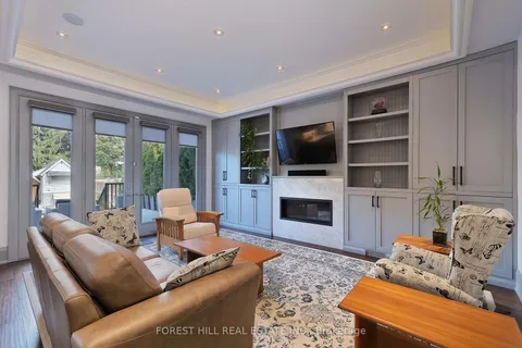 200 Clanton Park Road, Toronto, ON M3H 2G1