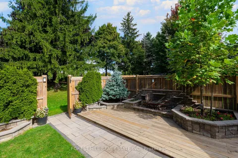 200 Clanton Park Road, Toronto, ON M3H 2G1