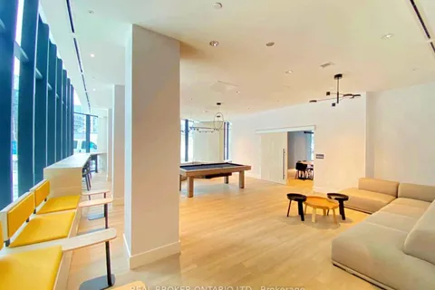 30 Tretti Way, Toronto, ON M3H 0E3