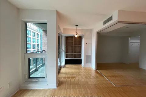 1169 Queen Street, Toronto, ON M6J 0A4