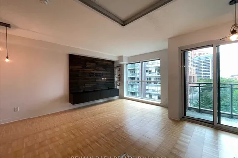 1169 Queen Street, Toronto, ON M6J 0A4