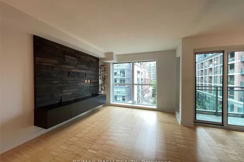 1169 Queen Street, Toronto, ON M6J 0A4