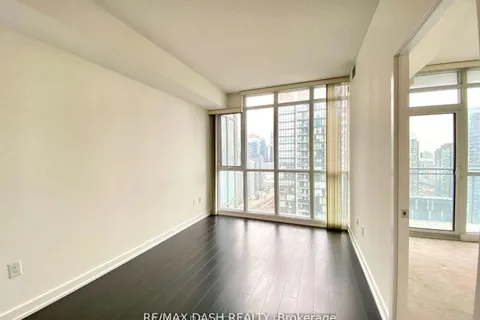 15 Iceboat Terrace, Toronto, ON M5V 4A5