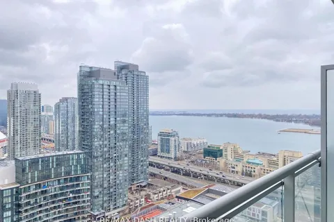 15 Iceboat Terrace, Toronto, ON M5V 4A5