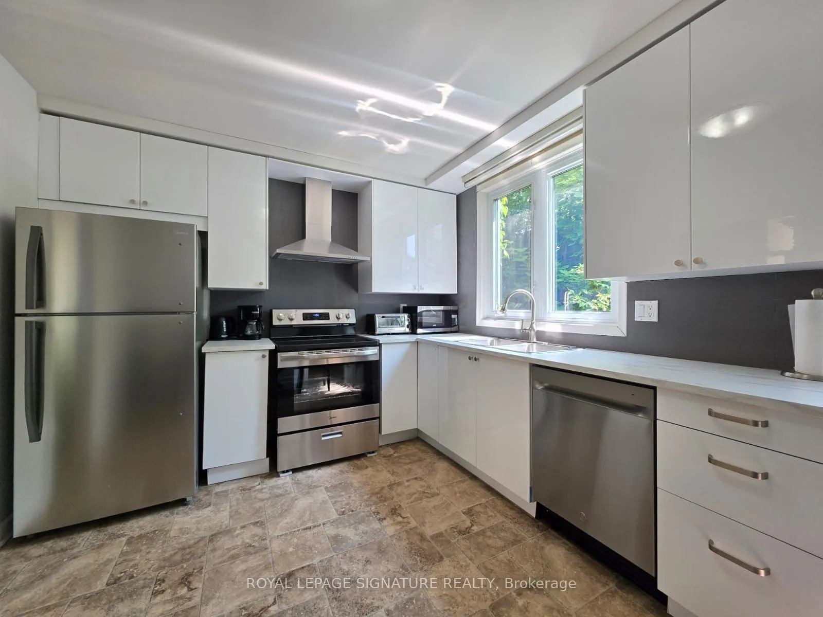 12 Lacewood Crescent, ON M3A 2Z4