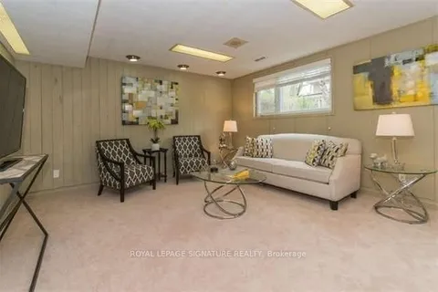 12 Lacewood Crescent, Toronto, ON M3A 2Z4