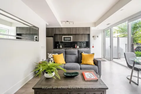 80 Vanauley Street, Toronto, ON M5T 0C9