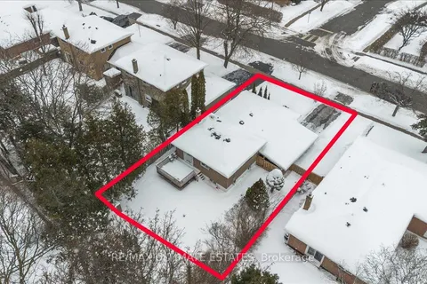 16 Cresthaven Drive, Toronto, ON M2H 1L7