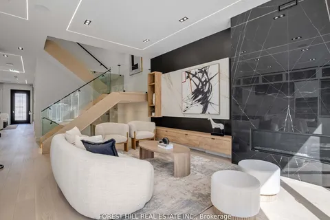 151 Dewbourne Avenue, Toronto, ON M6C 1Z1