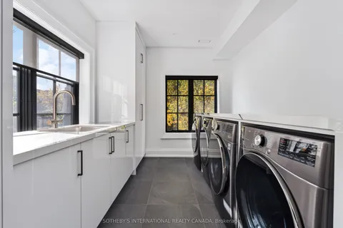 62 Maple Avenue, Toronto, ON M4W 2T7