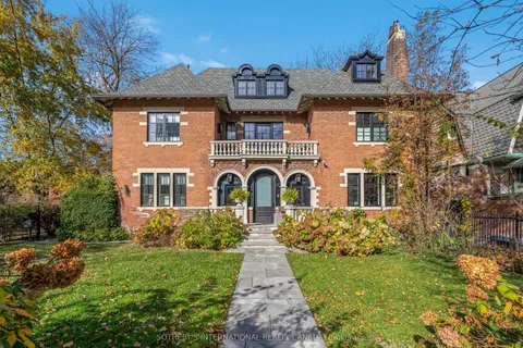 62 Maple Avenue, Toronto, ON M4W 2T7