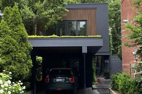 27 1/2 Dunbar Road, Toronto, ON M4W 2X5