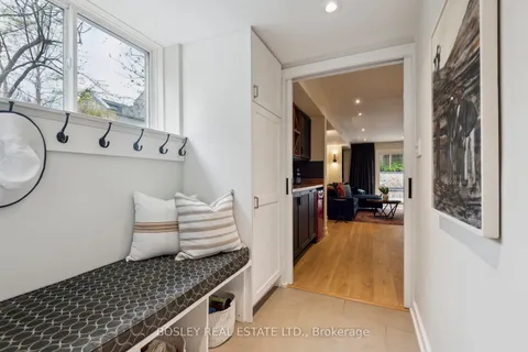 27 1/2 Dunbar Road, Toronto, ON M4W 2X5
