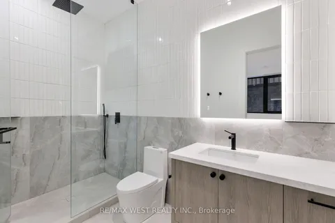 310 Patricia Avenue, Toronto, ON M2R 2M5