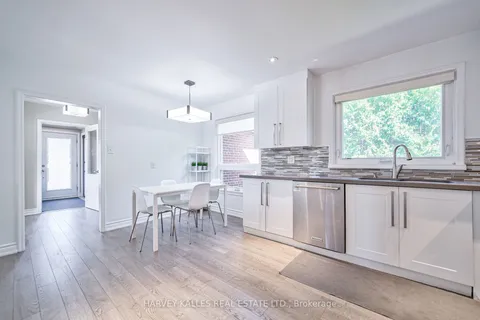 215 Searle Avenue, Toronto, ON M3H 4B6