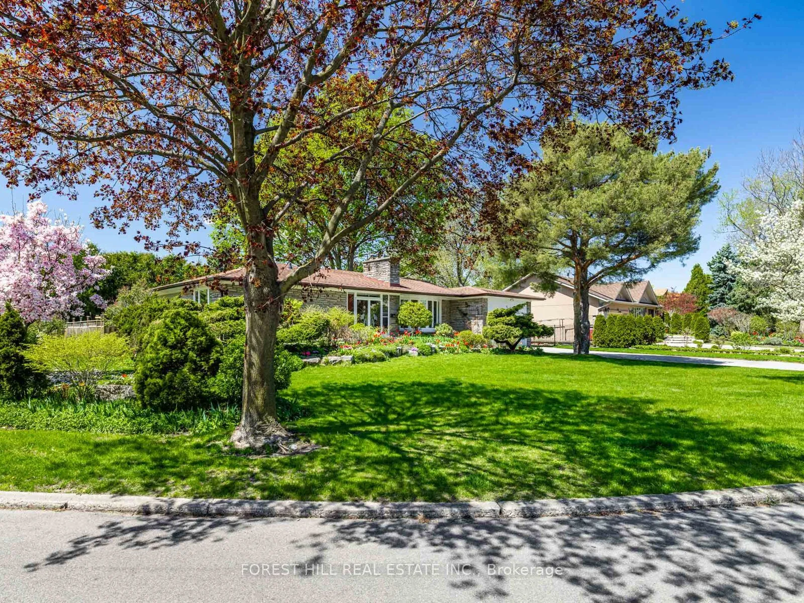 5 Parmbelle Crescent, Toronto, ON M3A 3G5