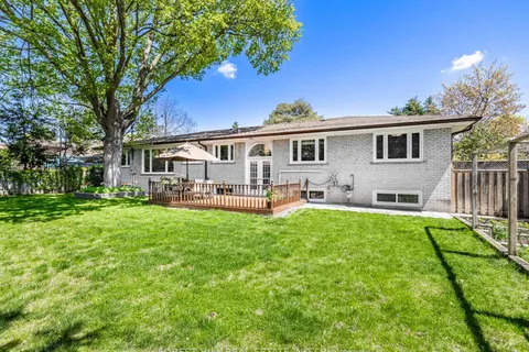 5 Parmbelle Crescent, Toronto, ON M3A 3G5