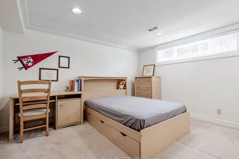 5 Parmbelle Crescent, Toronto, ON M3A 3G5