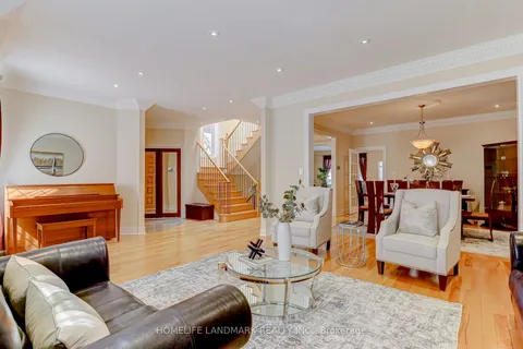 217 Wilfred Avenue, Toronto, ON M2N 5E2