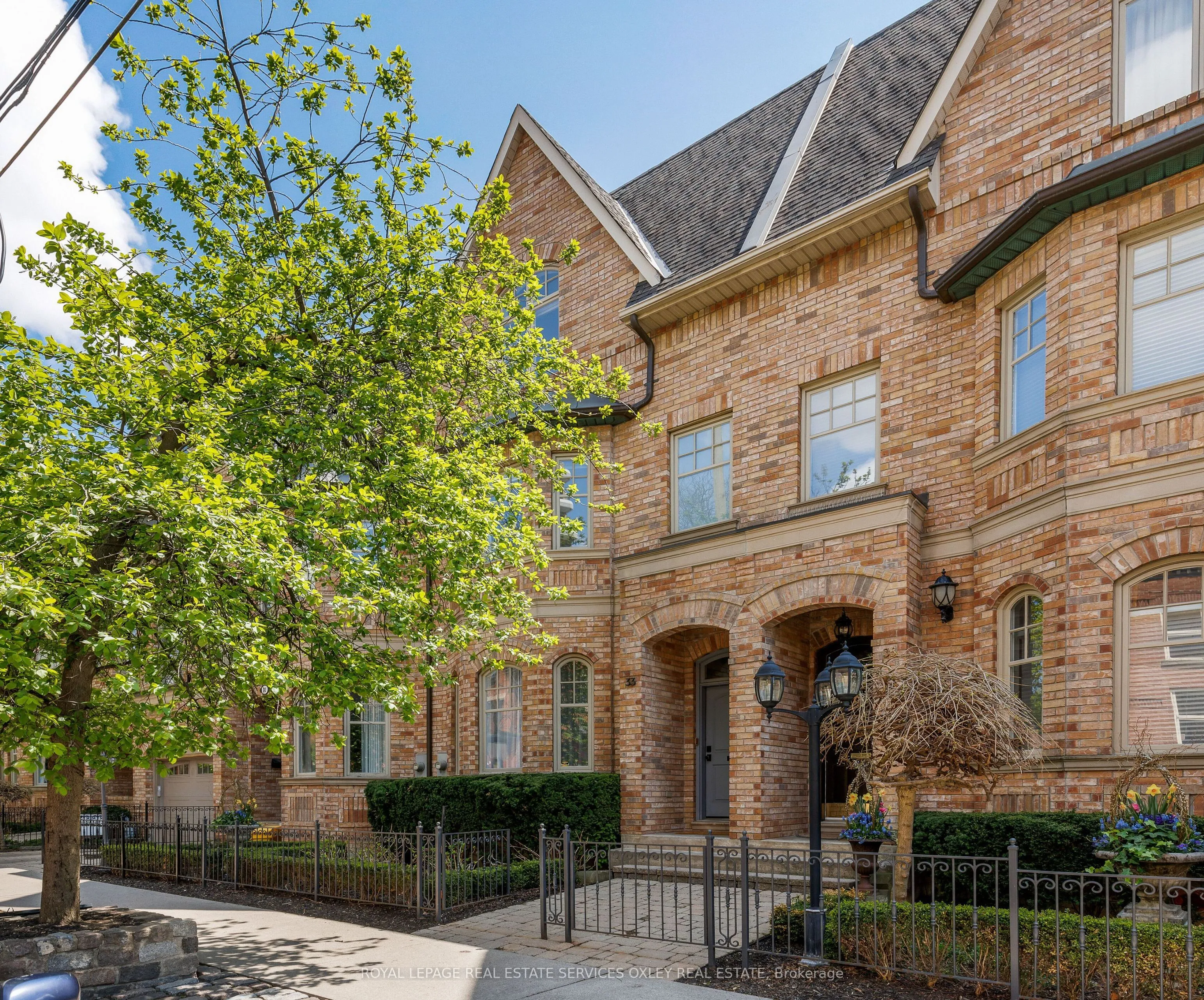 33 Webster Avenue, ON M5R 1N6