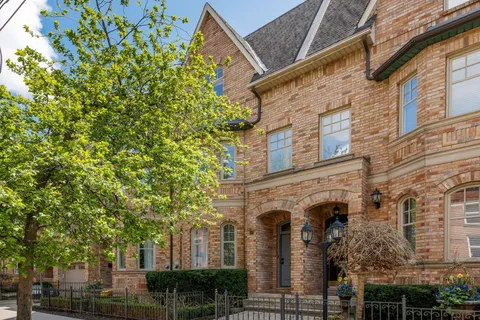 33 Webster Avenue, ON M5R 1N6