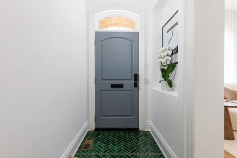 33 Webster Avenue, ON M5R 1N6
