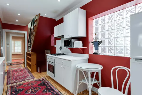 425 Arlington Avenue, Toronto, ON M6C 3A4
