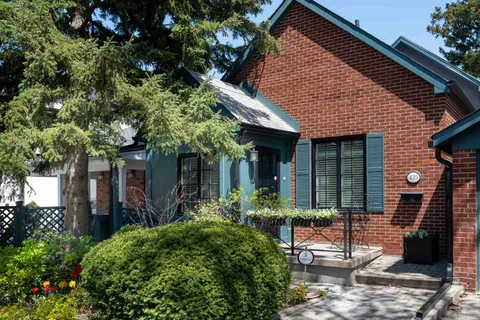 425 Arlington Avenue, Toronto, ON M6C 3A4