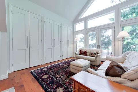 425 Arlington Avenue, Toronto, ON M6C 3A4