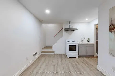 90 Old Sheppard Avenue, Toronto, ON M2J 3L5