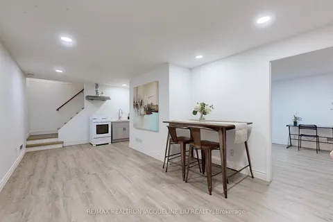 90 Old Sheppard Avenue, Toronto, ON M2J 3L5